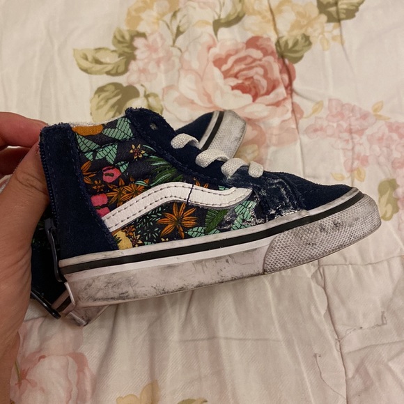 Baby size 4 high top vans - Picture 3 of 4